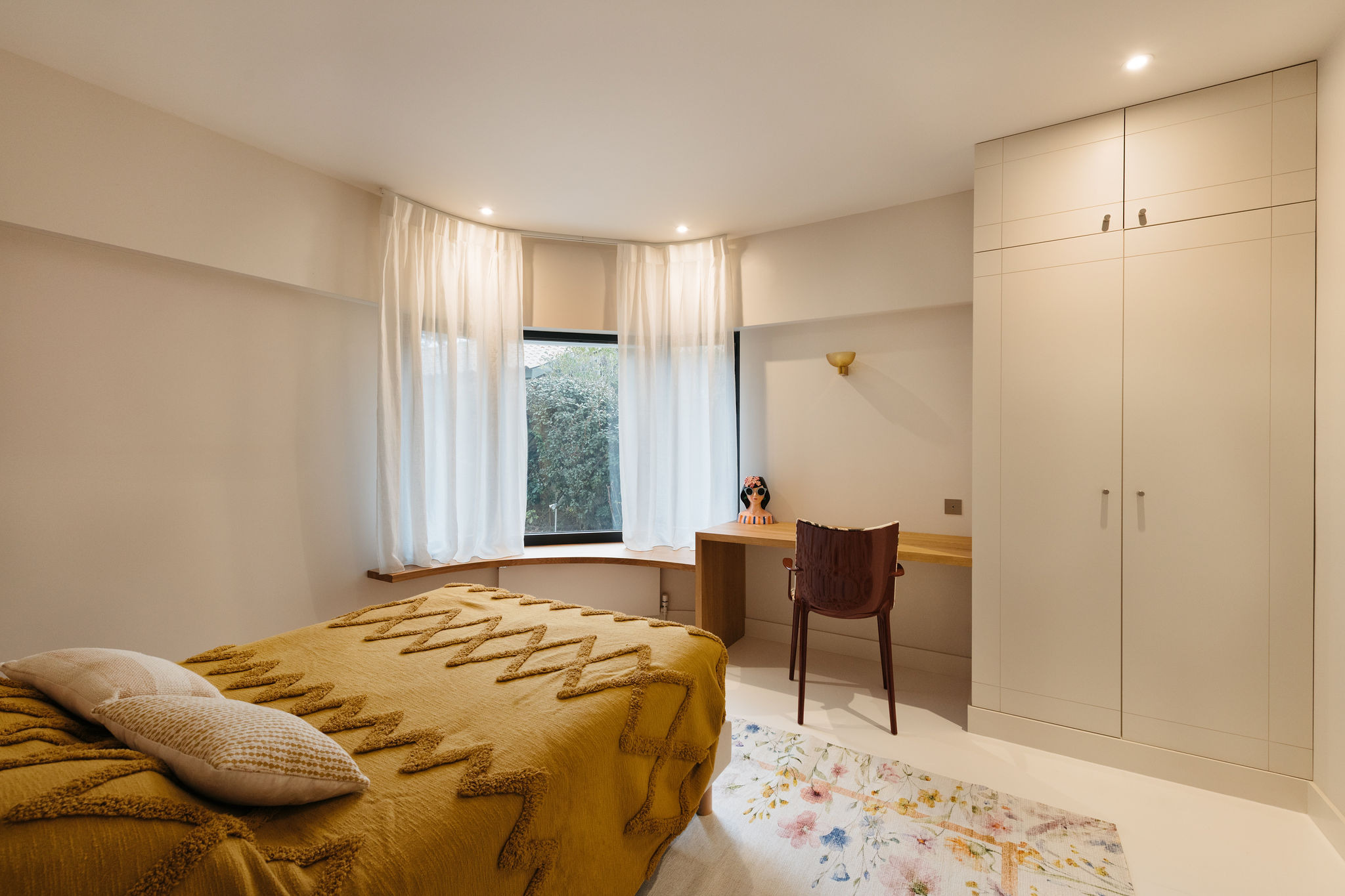 mimilo-tapissier-bordeaux-projet-eole-23 Chambre, voilages cintrés et bureau sur mesure