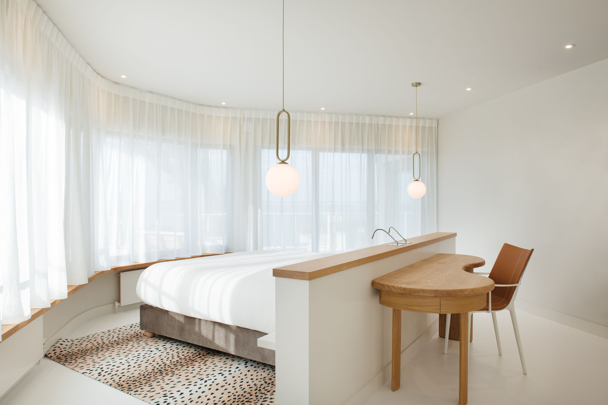 mimilo-tapissier-bordeaux-projet-eole-29 Chambre, voilages cintrés et bureau sur mesure